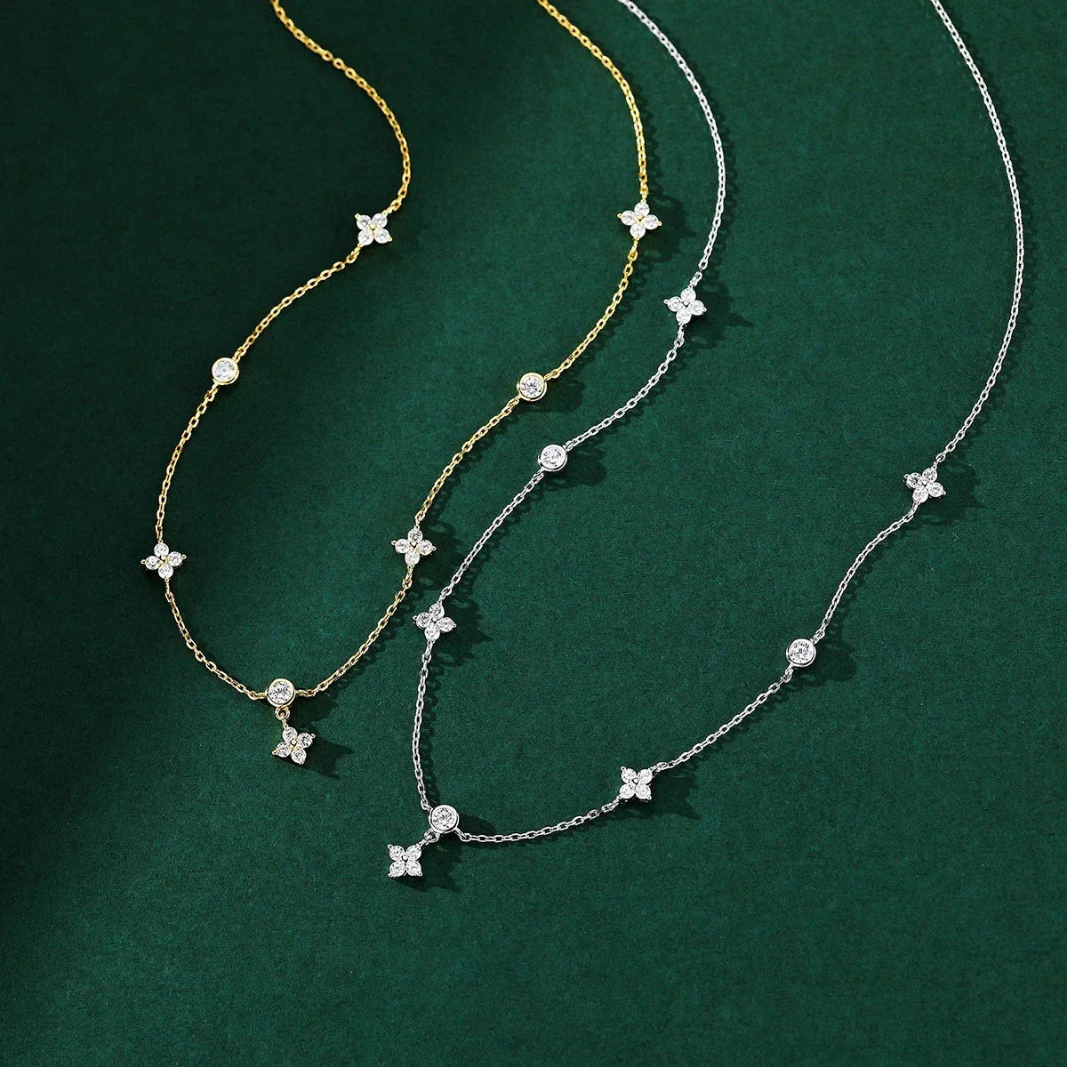 Collier Ras de Cou Pendentif Fleur en Zircon argent
