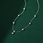 Collier Ras de Cou Pendentif Fleur en Zircon argent