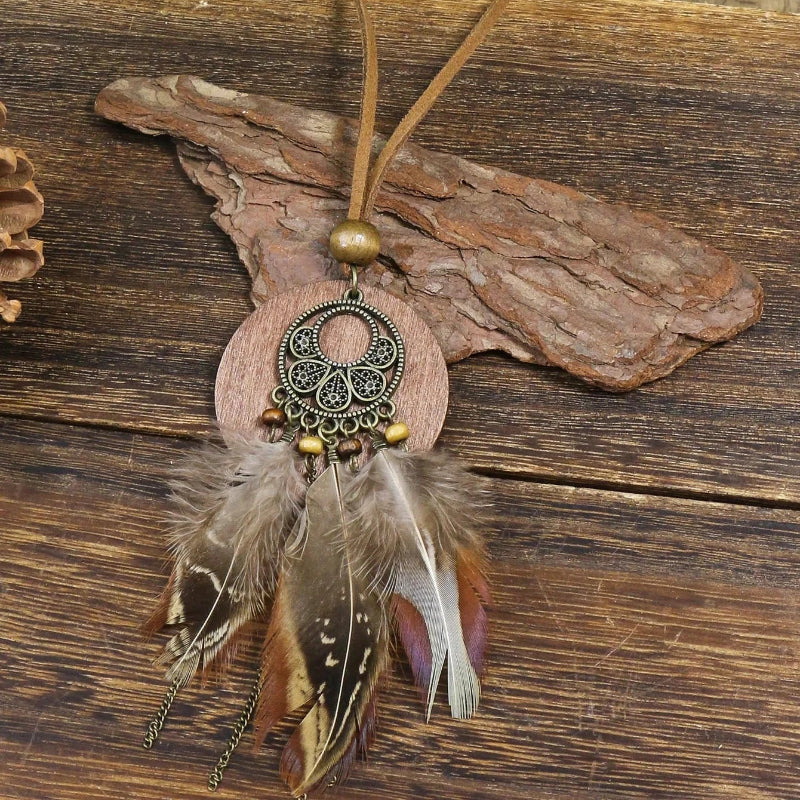 Collier Style Bohême avec Pendentif Plume