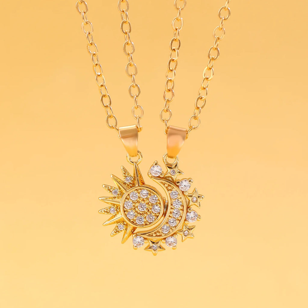 Lot de 2 Colliers avec Pendentif Lune ou Soleil en Zircon pour Couple or