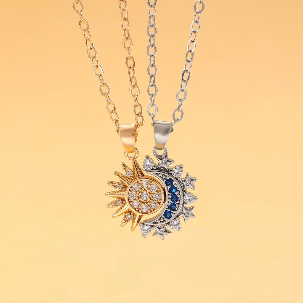 Lot de 2 Colliers avec Pendentif Lune ou Soleil en Zircon pour Couple or et argent